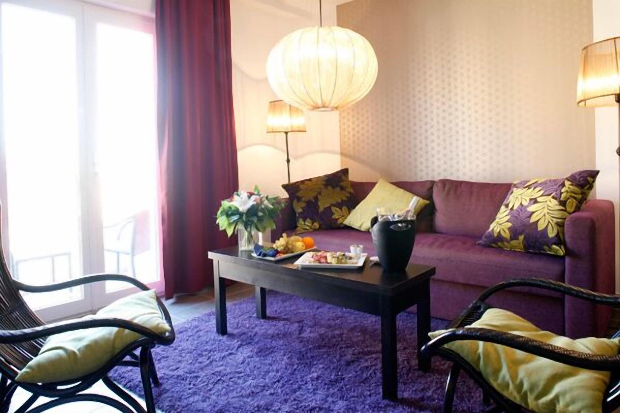 Langley Resort Napoleon Bonaparte LʼÎle-Rousse Екстериор снимка