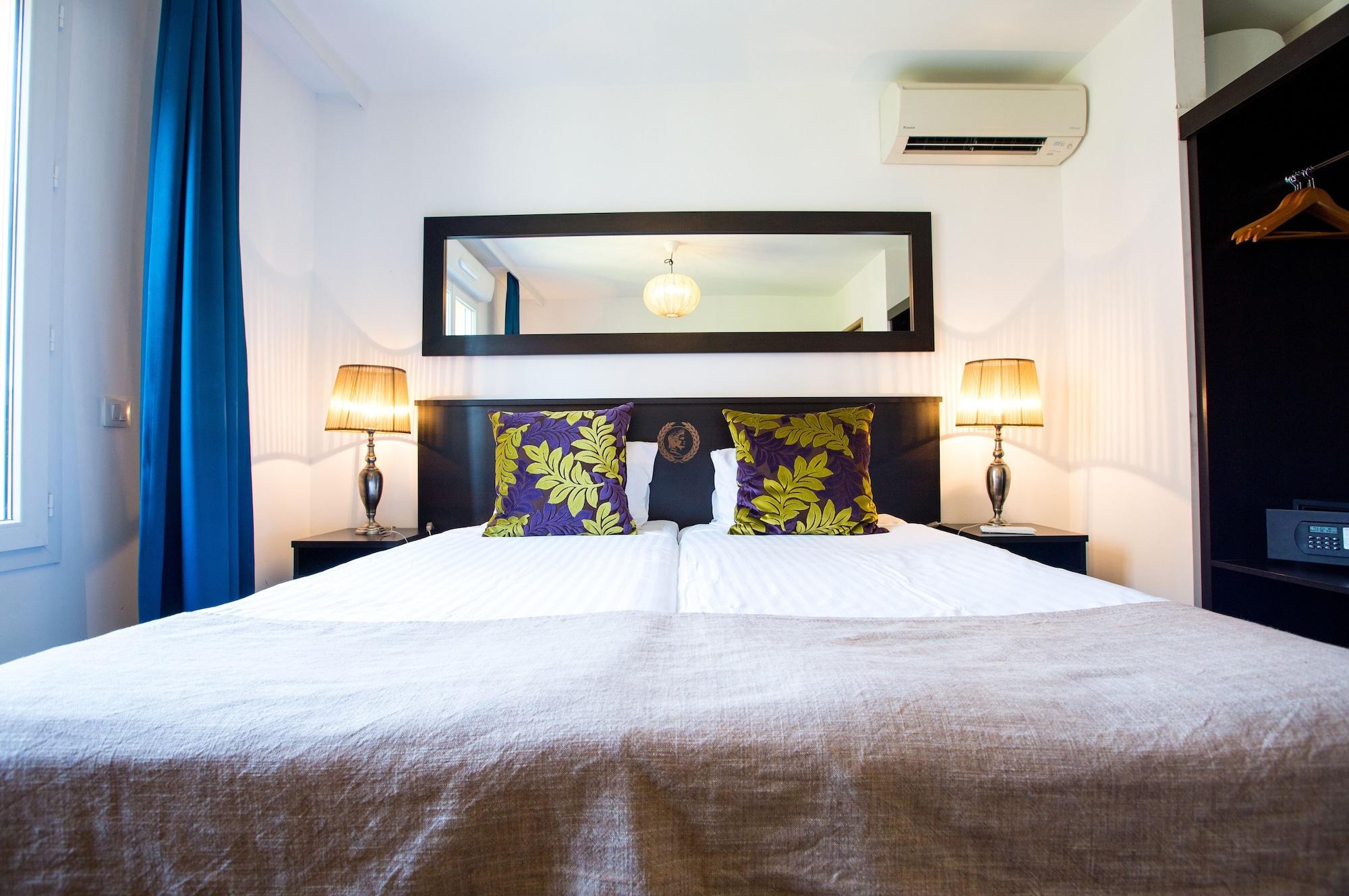 Langley Resort Napoleon Bonaparte LʼÎle-Rousse Екстериор снимка
