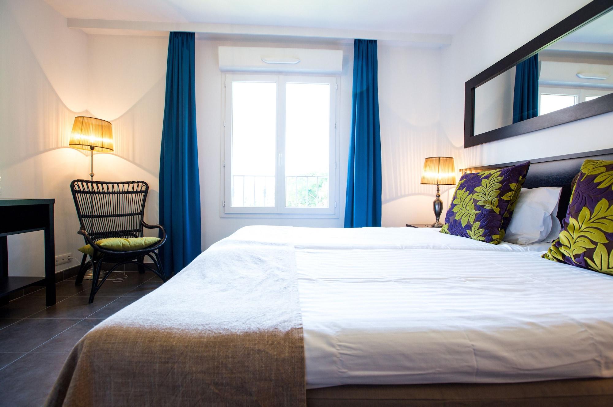 Langley Resort Napoleon Bonaparte LʼÎle-Rousse Екстериор снимка
