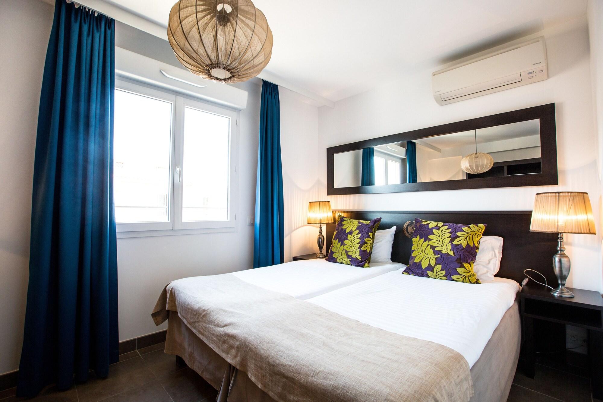 Langley Resort Napoleon Bonaparte LʼÎle-Rousse Екстериор снимка