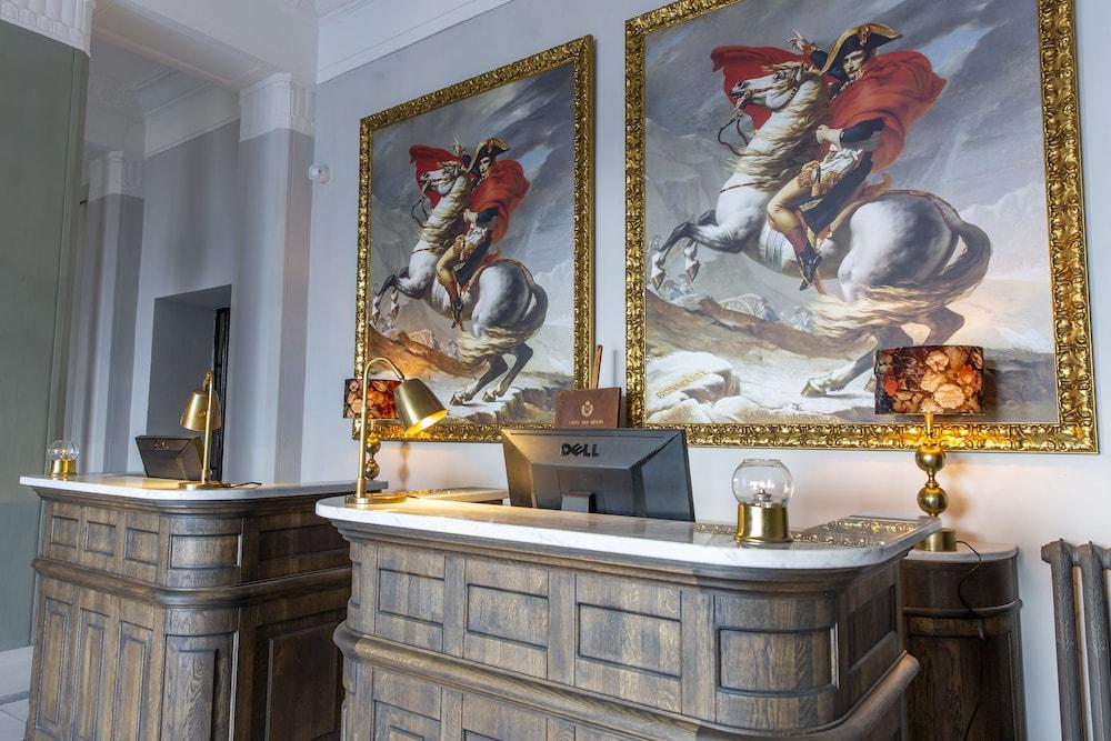 Langley Resort Napoleon Bonaparte LʼÎle-Rousse Екстериор снимка