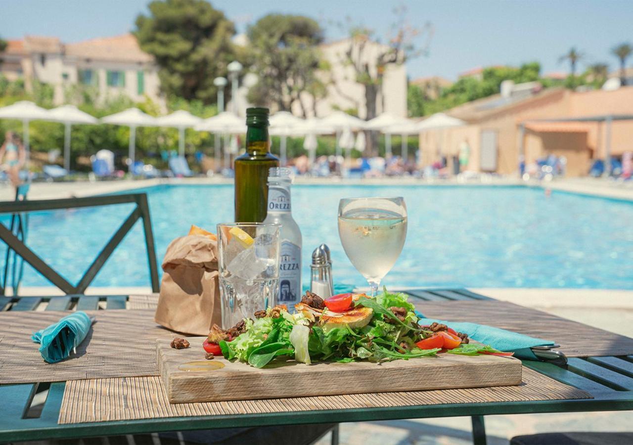 Langley Resort Napoleon Bonaparte LʼÎle-Rousse Екстериор снимка