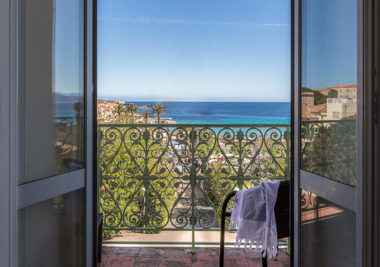 Langley Resort Napoleon Bonaparte LʼÎle-Rousse Екстериор снимка